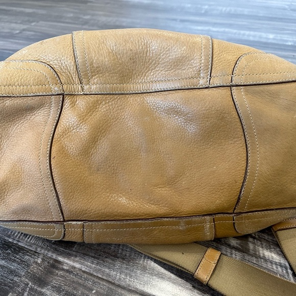 Prada Milano leather zipper tote/crossbody, well loved but lots of life left - Picture 12 of 16